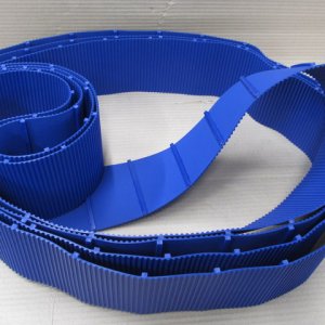 Pas zębaty z kordem aramidowym i zabierakami z atestem spożywczym FDA