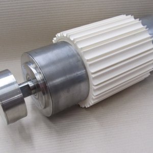 Elektrobęben z ogumowanym uzębieniem do napędu taśmy modularnej 